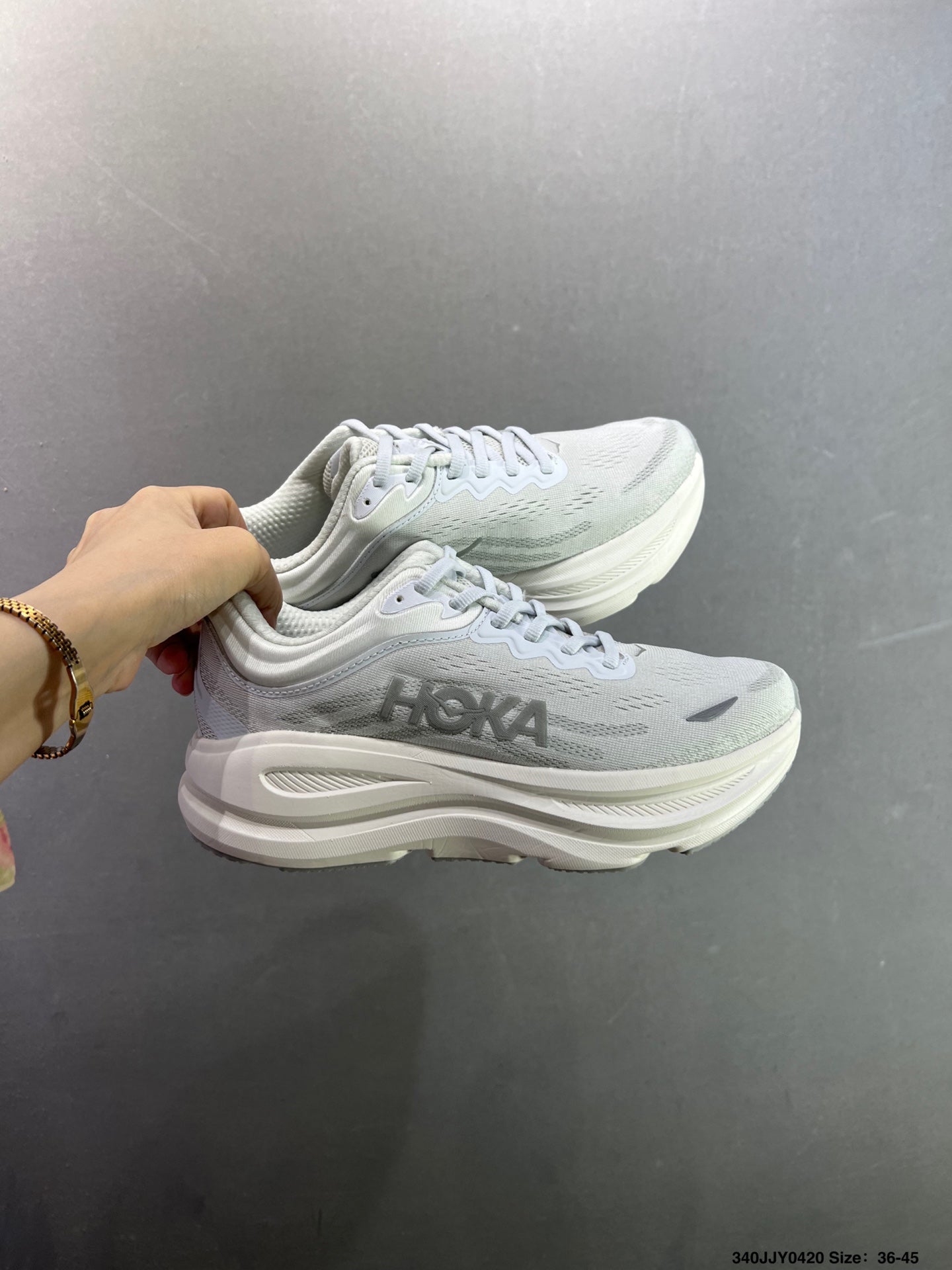 HOKA ONE ONE Bondi 9--1162013-3