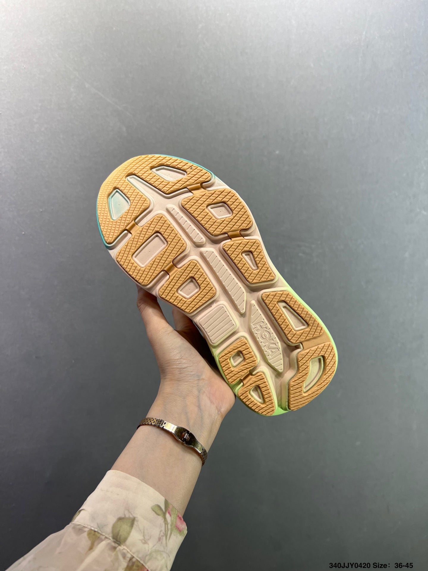 HOKA ONE ONE Bondi 9--1162013-4