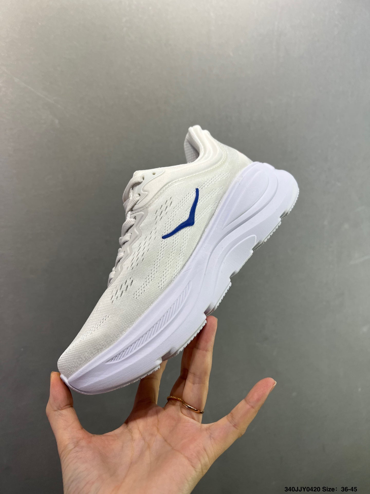 HOKA ONE ONE Bondi 9--1162013-6