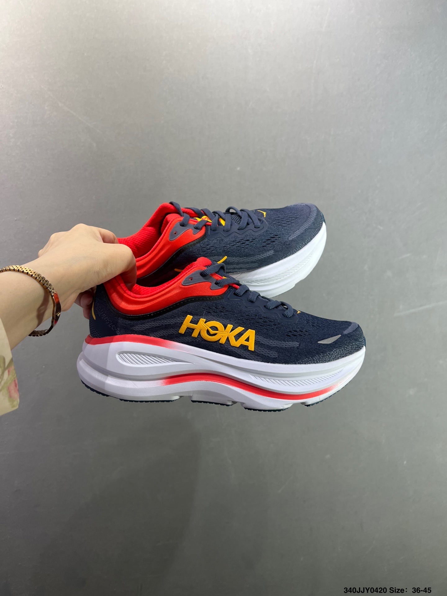 HOKA ONE ONE Bondi 9--1162013-8